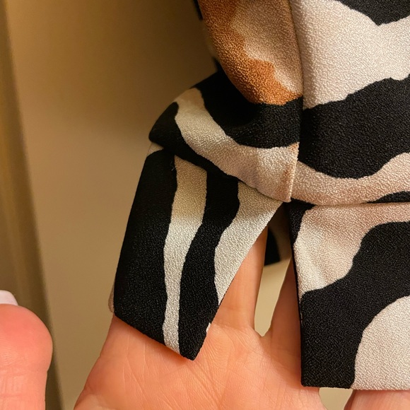 Tiger stripes top - Picture 3 of 3